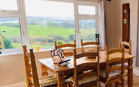 Private 3 Bedroom House Ideal For Family & Friends